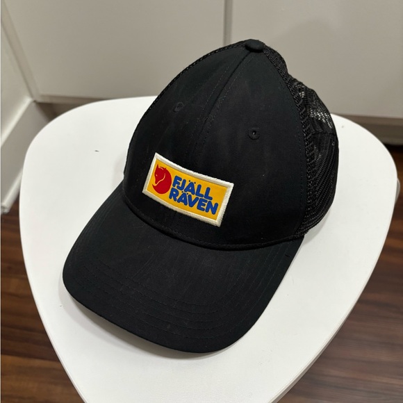 Fjallraven Other - Fjallraven Vardag Langtradarkeps Men’s Logo Trucker Hat